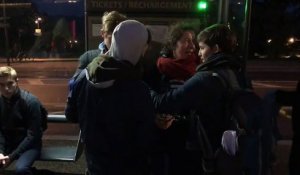 Besançon : des militants écologistes s’enchaînent à des arrêts de tramway