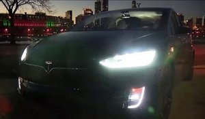 Faire un Show de lumières de Noël avec sa voiture Tesla !