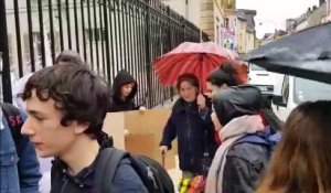 Les lycéens défilent pour le climat à Vesoul