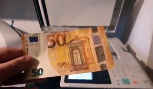 Il tente de photocopier un billet de 50 euros, ce qui se passe est incroyable