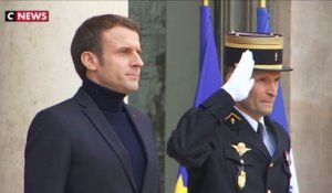 Selon son entourage, Emmanuel Macron est prêt à modifier l'âge pivot de départ à la retraite