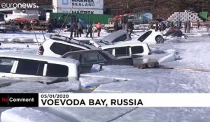 Russie : des voitures coulent dans un lac gelé
