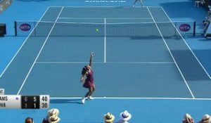 Auckland - Serena Williams sans pitié pour Anisimova
