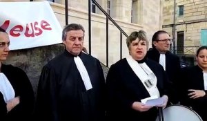 Les avocats du barreau de la Meuse manifestent devant le palais de justice de Bar-le-Duc