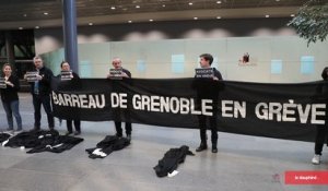 Les avocats du barreau de Grenoble en grève pour la rentrée de la cour d'appel
