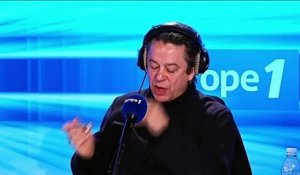 VIDÉO - Thibault de Montalembert joue de l'harmonica sur Europe 1