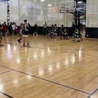 Un premier dunk en match à seulement 12 ans !