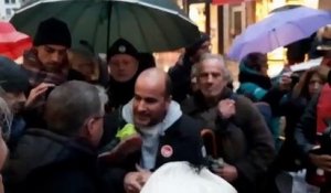 Éric Alauzet face aux manifestants devant sa permanence