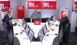 Fillon "est dans le déni" selon Domenach et Roquette