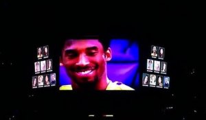Regardez le vibrant hommage rendu au basketteur Kobe Bryant, mort dimanche dans un crash d’hélicoptère, au Staples Center de Los Angeles - VIDEO