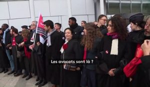 Jets de robes, reports des procès Fillon et Preynat... Les avocats multiplient les actions pour protester contre la réforme de leur régime de retraite