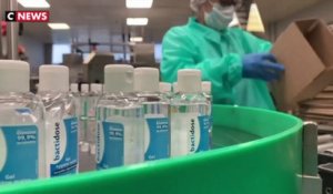 Coronavirus : les usines de gel hydroalcoolique débordées