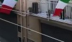 Les confinés italiens chantent au balcon #coronavirus