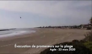 AGDE - L'hélicoptère de la Gendarmerie rappelle à l'ordre les promeneurs sur la plage
