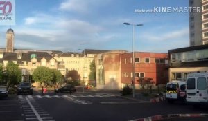 Coronavirus : La Protection Civile, la Croix Rouge, les pompiers de la Mayenne, et les policiers Lavallois, en soutien aux personnels de l'hôpital de Laval. Vidéo : Maxime Lebigot, FO CH Laval.