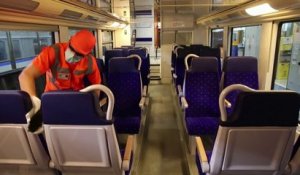 Lille: le nettoyage très minutieux des trains SNCF