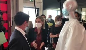 La secrétaire d'Etat Agnès Pannier-Runacher visites les fabricants de masques aubois