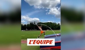 Kevin Mayer passe 4,45 m à la perche sur quatre foulées, son record - Atlhélisme - WTF