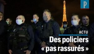 Paris : des policiers en colère chantent la Marseillaise de nuit au Trocadéro