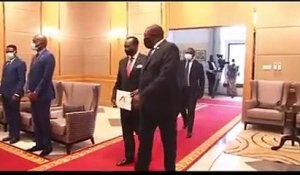 Le Chef de l'État, S.E.M. Félix-Antoine Tshisekedi Tshilombo a reçu les lettres de créances de S.E.M. Vincent Karega, Ambassadeur Extraordinaire et Plénipotentiaire de la République du Rwanda en RDC.