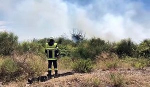 Incendie à Martigues : un hélicoptère pour noyer le sinistre