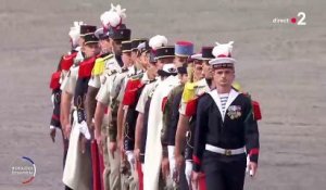 Les troupes forment une  croix de Lorraine  pour le 14 juillet 2020 Place de la Concorde