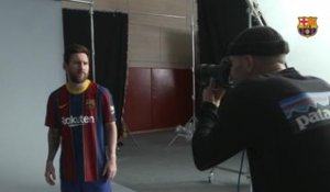 Barcelone - Griezmann et Messi présentent le nouveau kit du Barça