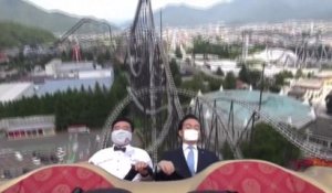 Coronavirus: Les dirigeants d'un parc d'attractions japonais se mettent en scène pour inciter les gens à ne plus crier dans les montagnes russes