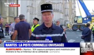 Cathédrale de Nantes: le directeur départemental SDIS 44 assure que "le feu est maîtrisé mais pas éteint"