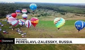 Festival de montgolfières dans le ciel russe