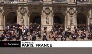 Les guides touristiques manifestent leur colère à Paris