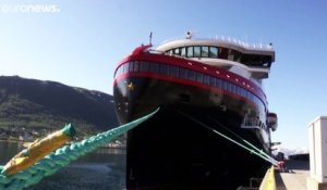 Covid-19 : un navire de croisière immobilisé en Norvège