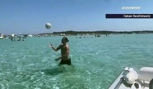 Zlatan Ibrahimovic trolle l’Angleterre avec un superbe retourné... à la plage