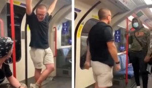 Un homme raciste se prend un K.O. dans le métro londonien (Vidéo complète)