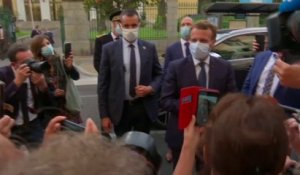 Emmanuel Macron se justifie sur son changement de masque à Clermont-Ferrand