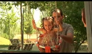 Le congé paternité allongé en France qui entend rattraper son retard en Europe