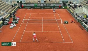 Une merveille de lob-tweener signé Bublik : Monfils a apprécié en connaisseur