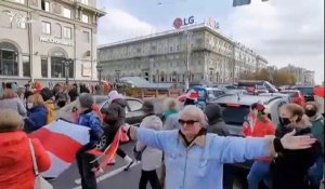 Au Bélarus, les opposants à Loukachenko débutent une grève générale