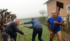 Landes : « L'homme au slip et à la pelle » demande 200 000 euros à France Télévisions