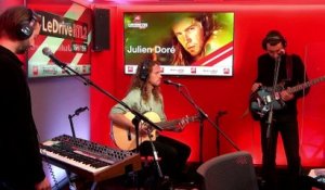 Julien Doré interprète "Nous" en live dans #LeDriveRTL2 (09/11/20)