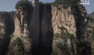 Chine : Un ascenseur panoramique pour découvrir les montagnes du film «Avatar»