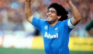 NAPLES S'EMBRASE POUR RENDRE HOMMAGE À DIEGO MARADONA