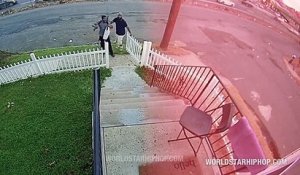 Ce voleur de colis va recevoir une bonne leçon par un voisin