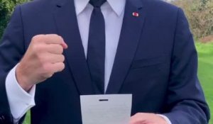 Ce sosie d'Emmanuel Macron imite le président sur TikTok et fait le buzz