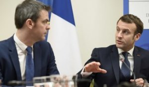 “Ça ne va pas. Ça doit changer vite et fort…” : Emmanuel Macron s’agace et recadre Olivier Véran