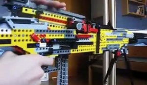 Une mitraillette LEGO qui fait très mal