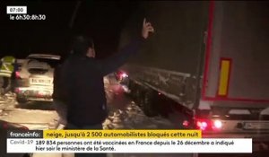 Ain : Les images de ces centaines d'automobilistes qui ont passé la nuit bloqués sur lA40 en raison d'importantes chutes de neige à hauteur du viaduc de Bellegarde-sur-Valserine