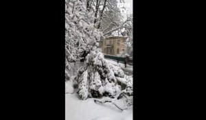 Chutes de neige record dans le nord-est: vos images témoins
