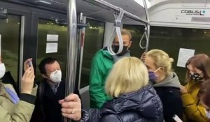 L'opposant russe Alexeï Navalny interpellé par la police à l'aéroport de Moscou
