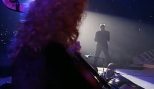 Johnny Hallyday chante "Je te promets" à Bercy en 1987